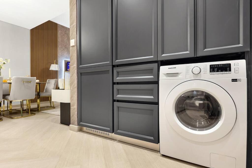 First Class 2br Serene Retreat In Wilton * Dubai